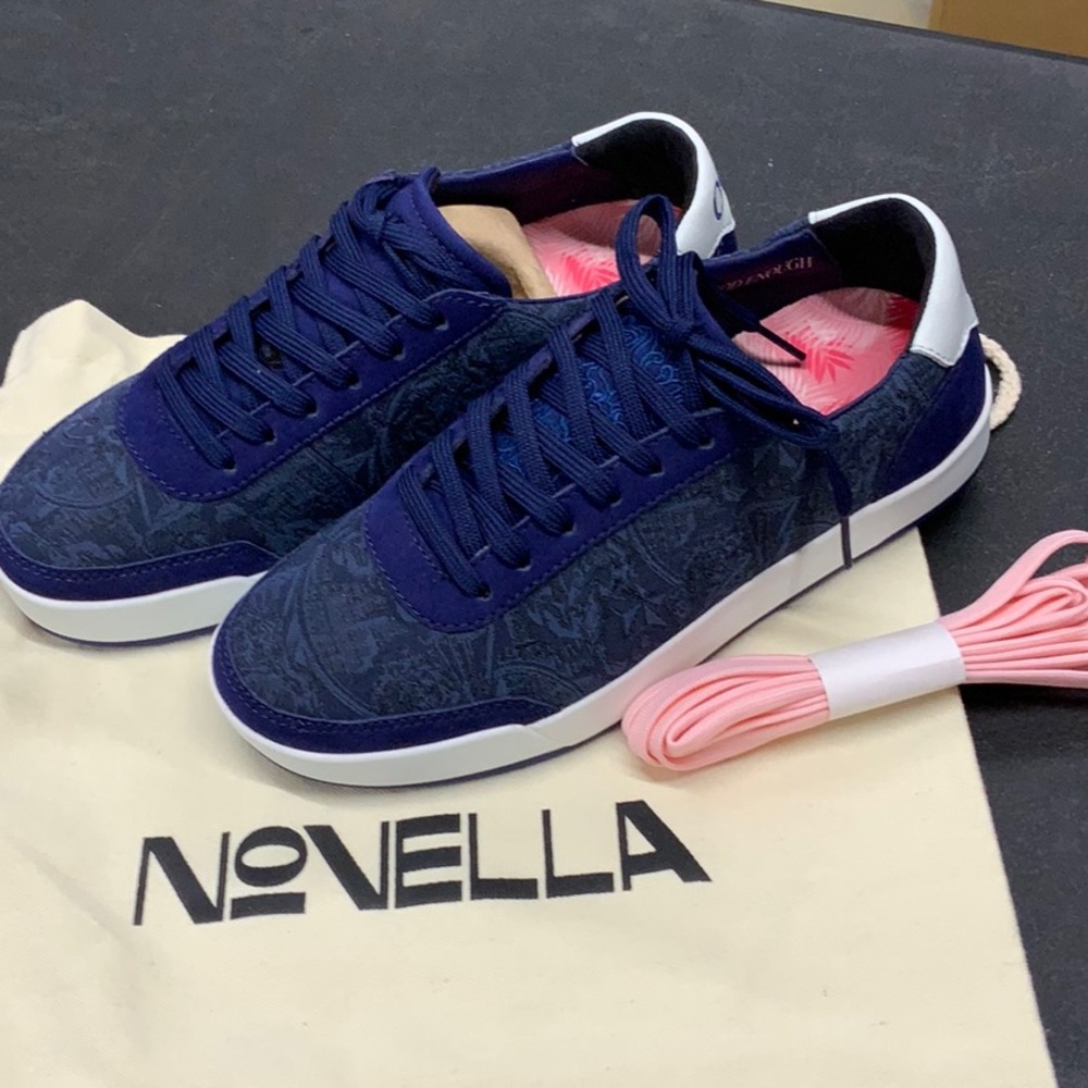 novella unisex Midnight Blue Sneakers men’s size 5/womens 6.5